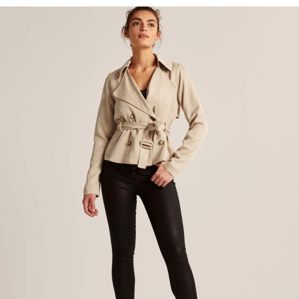 Abercrombie & Fitch Women's Tan Trench Coat with Belt - Picture 4 of 6